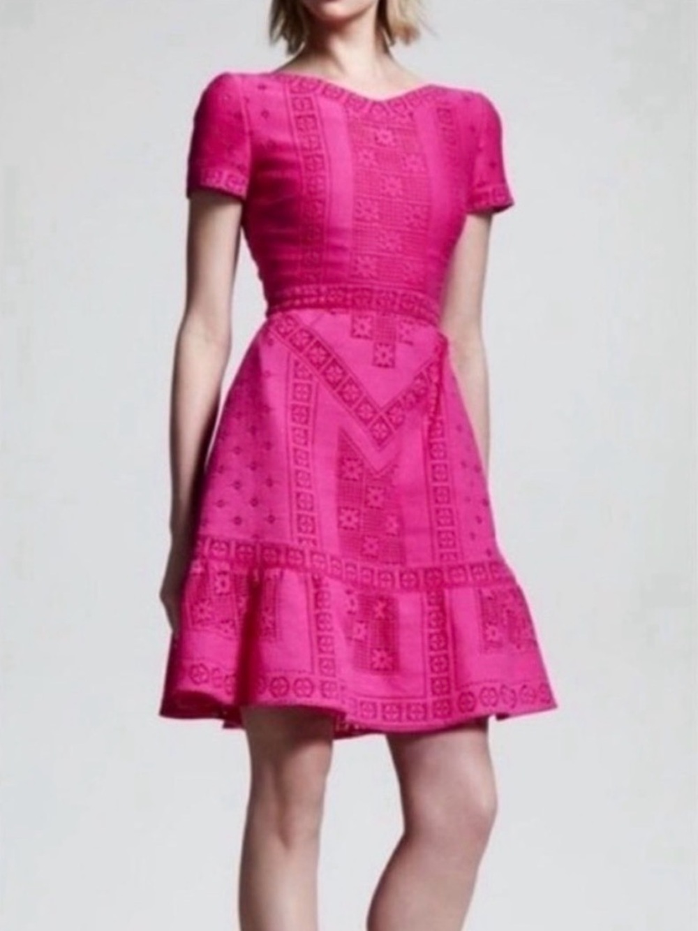 Valentino NWT Women’s Pink Voulant-Hem Guipure Dress size 10 💖